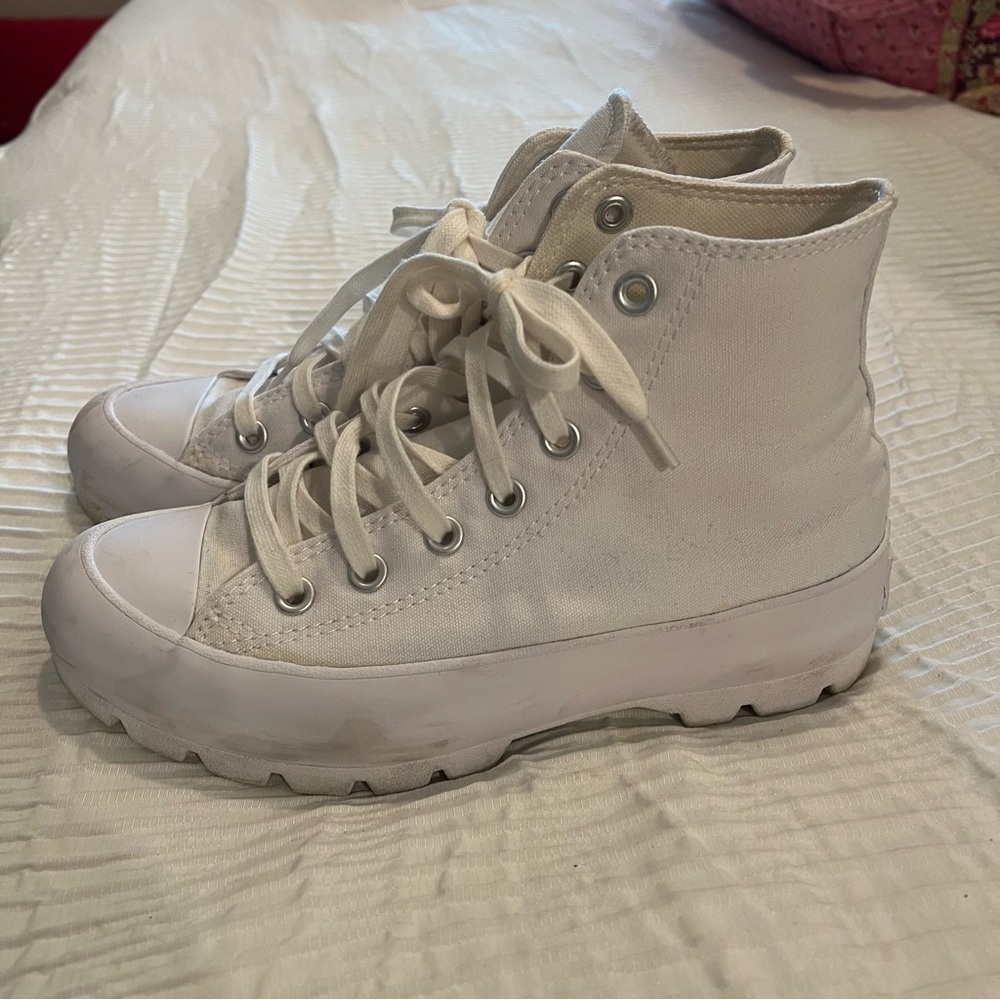 White Converse Chuck Taylor All Star Lugged high-top sneakers Size 7